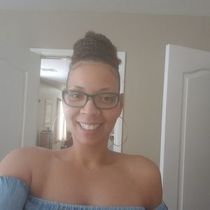 Meet your Posher, Carrie